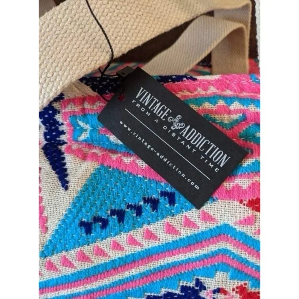 Vintage Addiction add vibrant